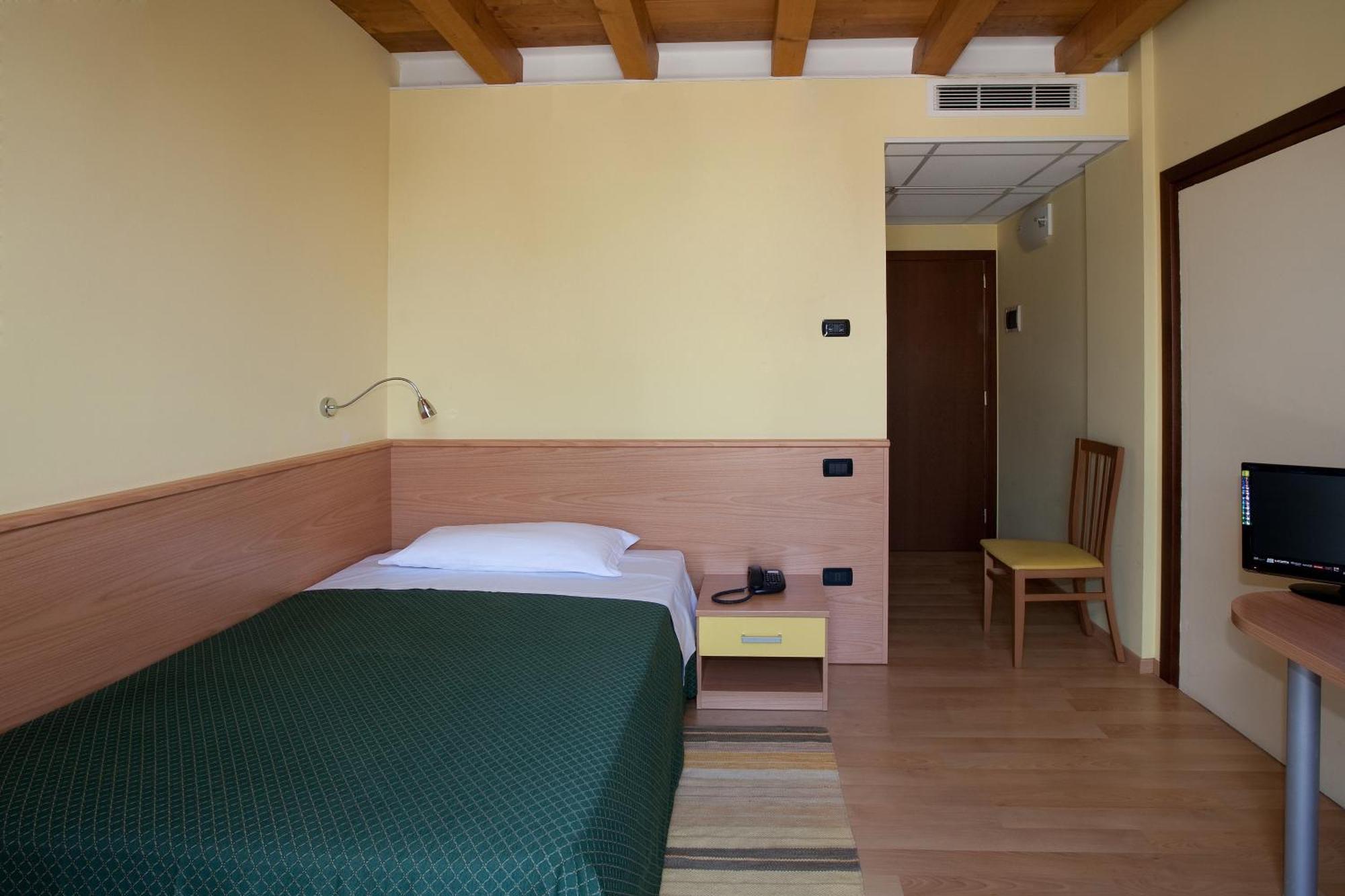 Hotel Valbrenta Limena Exterior photo
